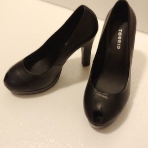 Torrid black peep toe heel sz 9